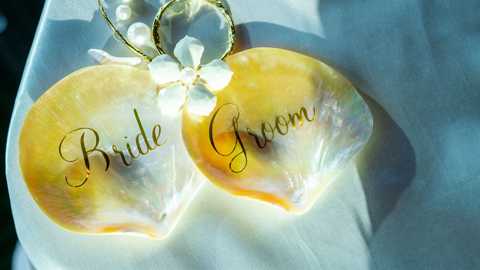 Bride and Groom Gold Lettered Shell Place Cards